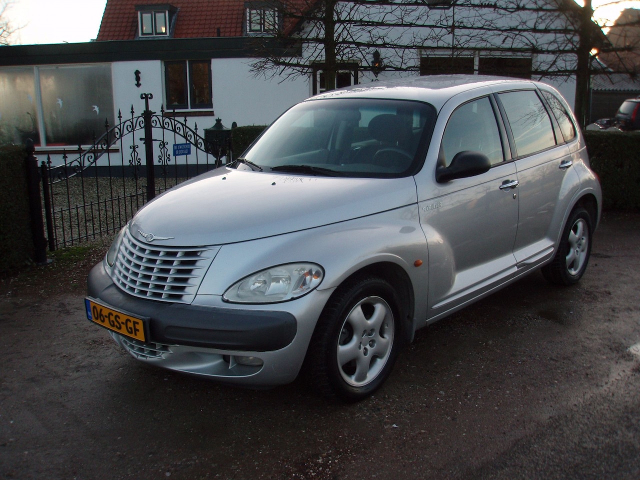 Chrysler PT Cruiser - 2.0-16V Touring **AUTOMAAT**NIEUWE APK**107.000 km.** - AutoWereld.nl