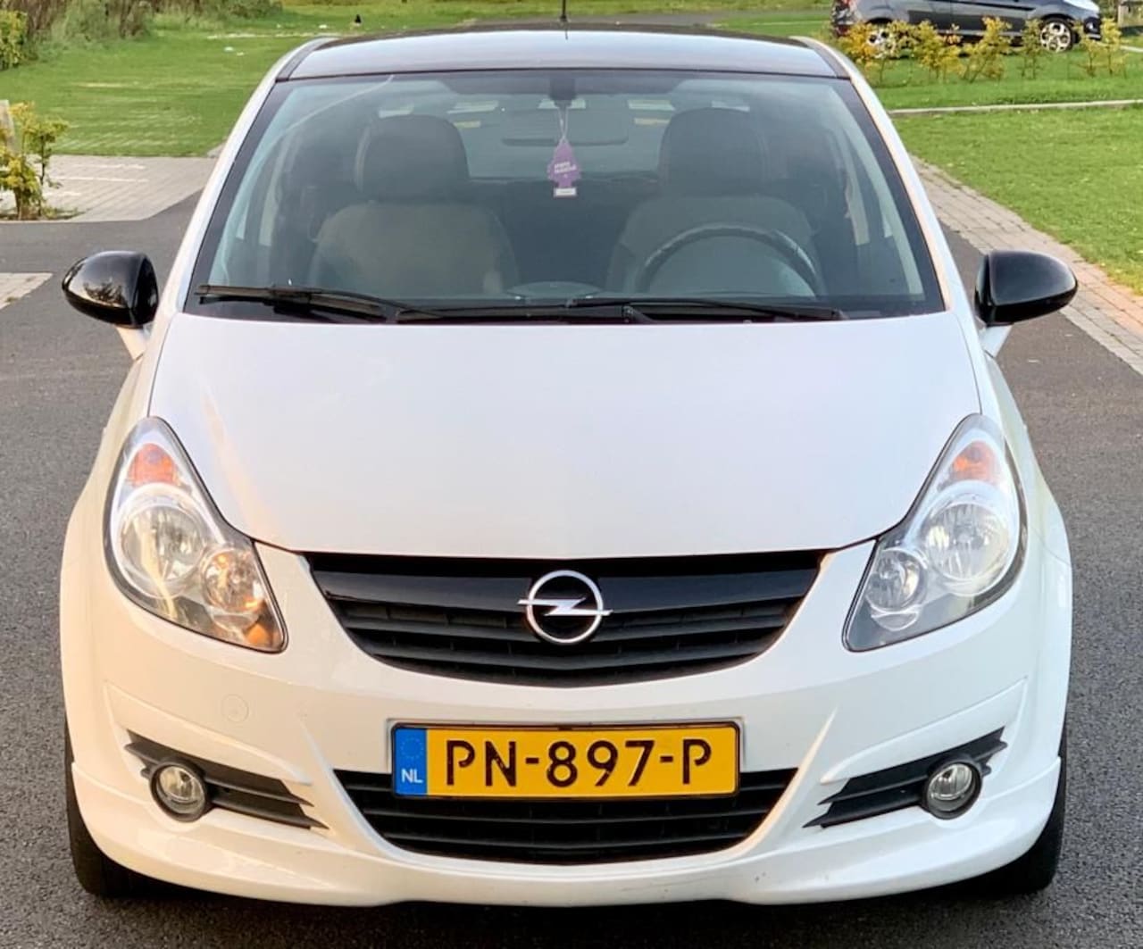 Opel Corsa - 1.4-16V OPC SPORT White-Edition 2009 LEER - AutoWereld.nl