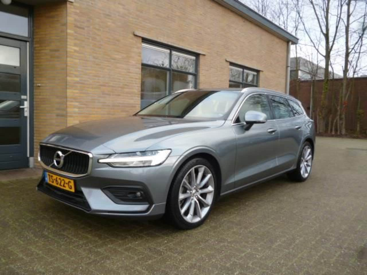 Volvo V60 - 2.0 T5 Momentum Automaat - AutoWereld.nl