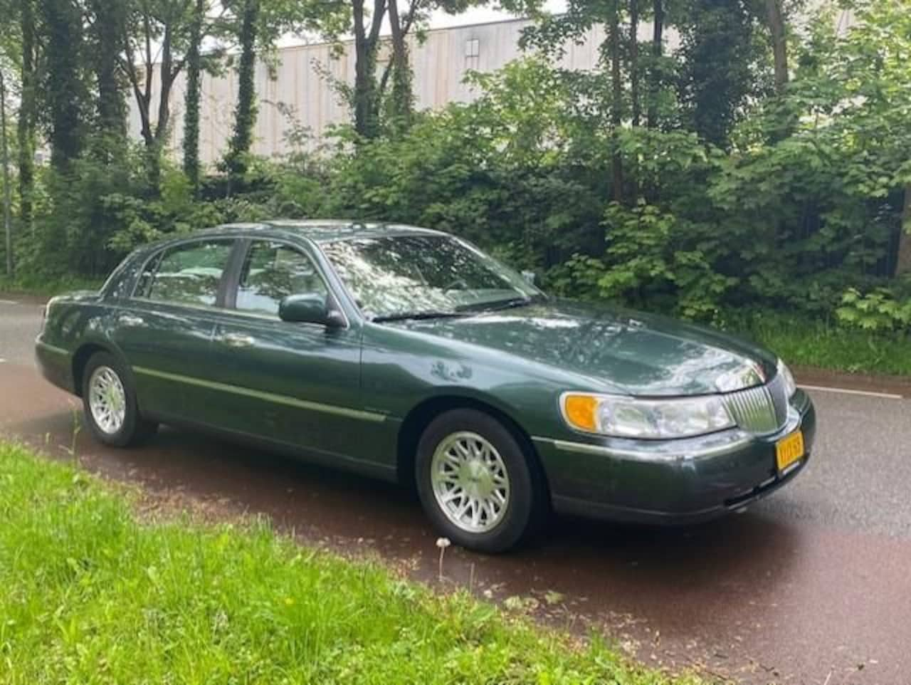 Lincoln Town Car - 4.6 Signature V8 AUT BJ 1998 - AutoWereld.nl