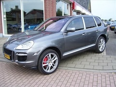 Porsche Cayenne - 4.8 Turbo