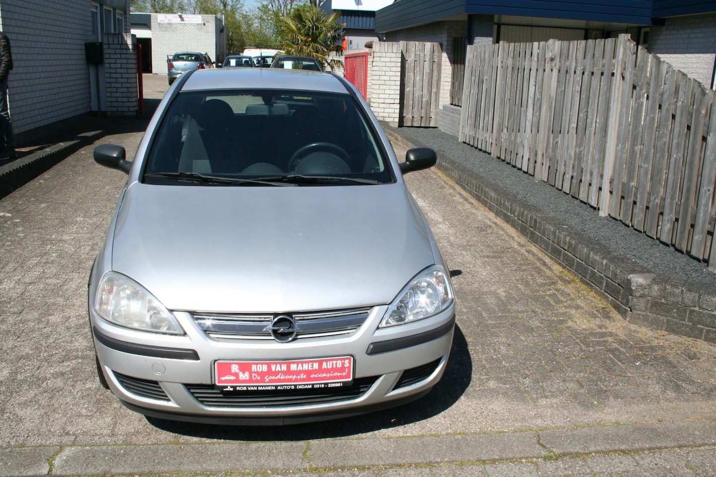 Opel Corsa - 1.0-12V Essentia