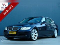 BMW 3-serie - 330i Dyn Exe|Logic 7 |Xenon |Leer |Navi |Dakraam
