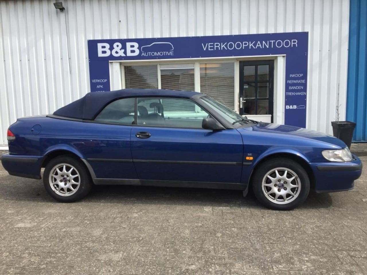 Saab 9-3 Cabrio - 2.0t SE Mooie Blauwe saab , wordt geleverd met nieuwe apk - AutoWereld.nl