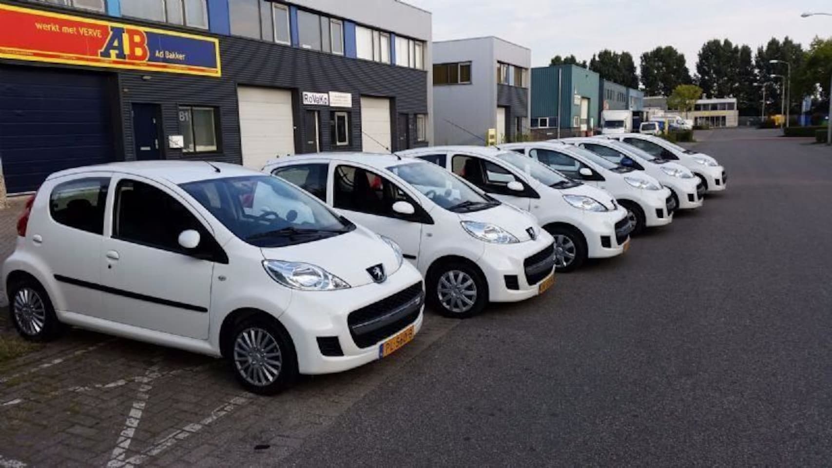 Peugeot 107 - 1.0-12V Elektra pakket/Nw APK 2 jaar/Garantie, - AutoWereld.nl