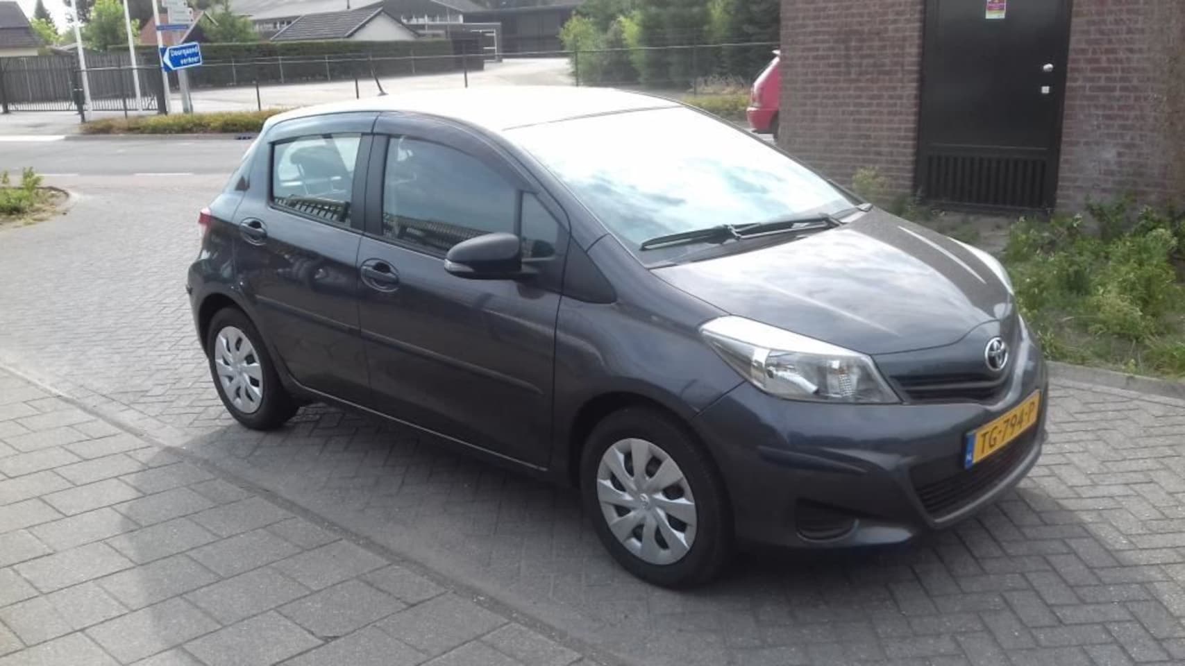 Toyota Yaris - 1.0 VVT-i Access 1.0 VVT-i Access - AutoWereld.nl