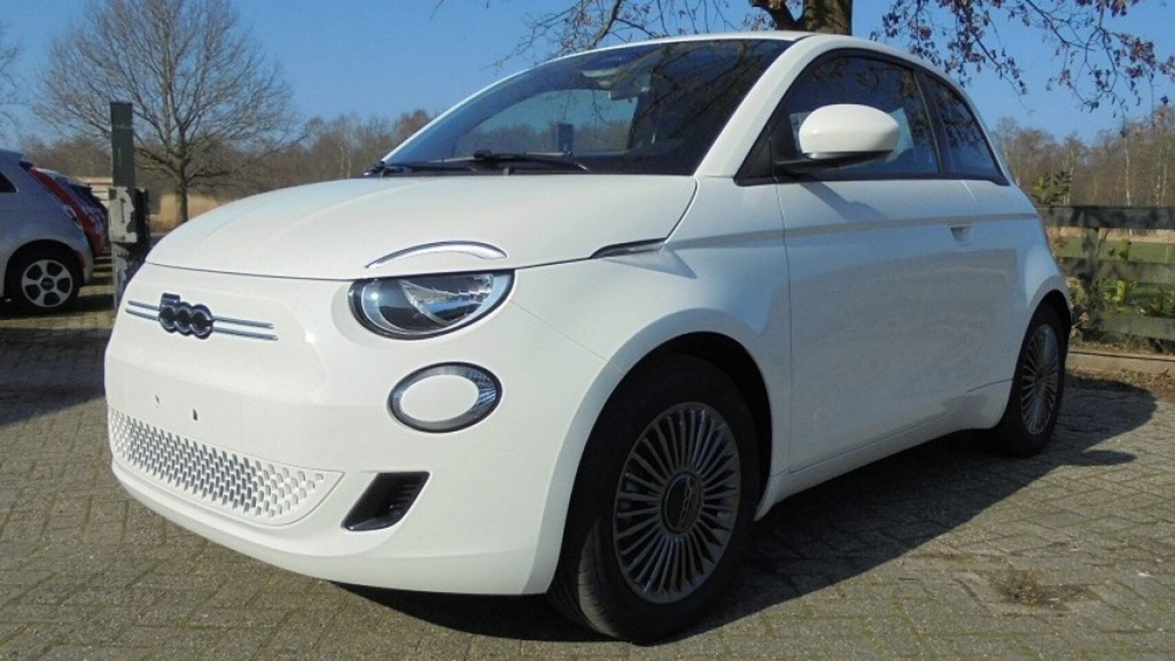 Fiat 500 - 42KW-Icon-Navigatie-Applecarplay- Rijklaar - AutoWereld.nl