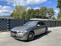 BMW 5-serie - 523i High Executive AUT. NAVIGATIE|XENON|BLUETOOTH|LEER|STOELVERWARMING|ORIGINEEL-NL