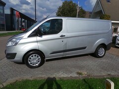 Ford Transit Custom - 2.0 TDCI L2H1 96kw/131pk Airco, Cruise, Navigatie, Pdc, Trekh 3 persoons