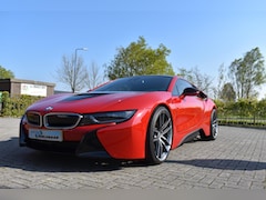 BMW i8 - Protonic Red Edition + e-bike