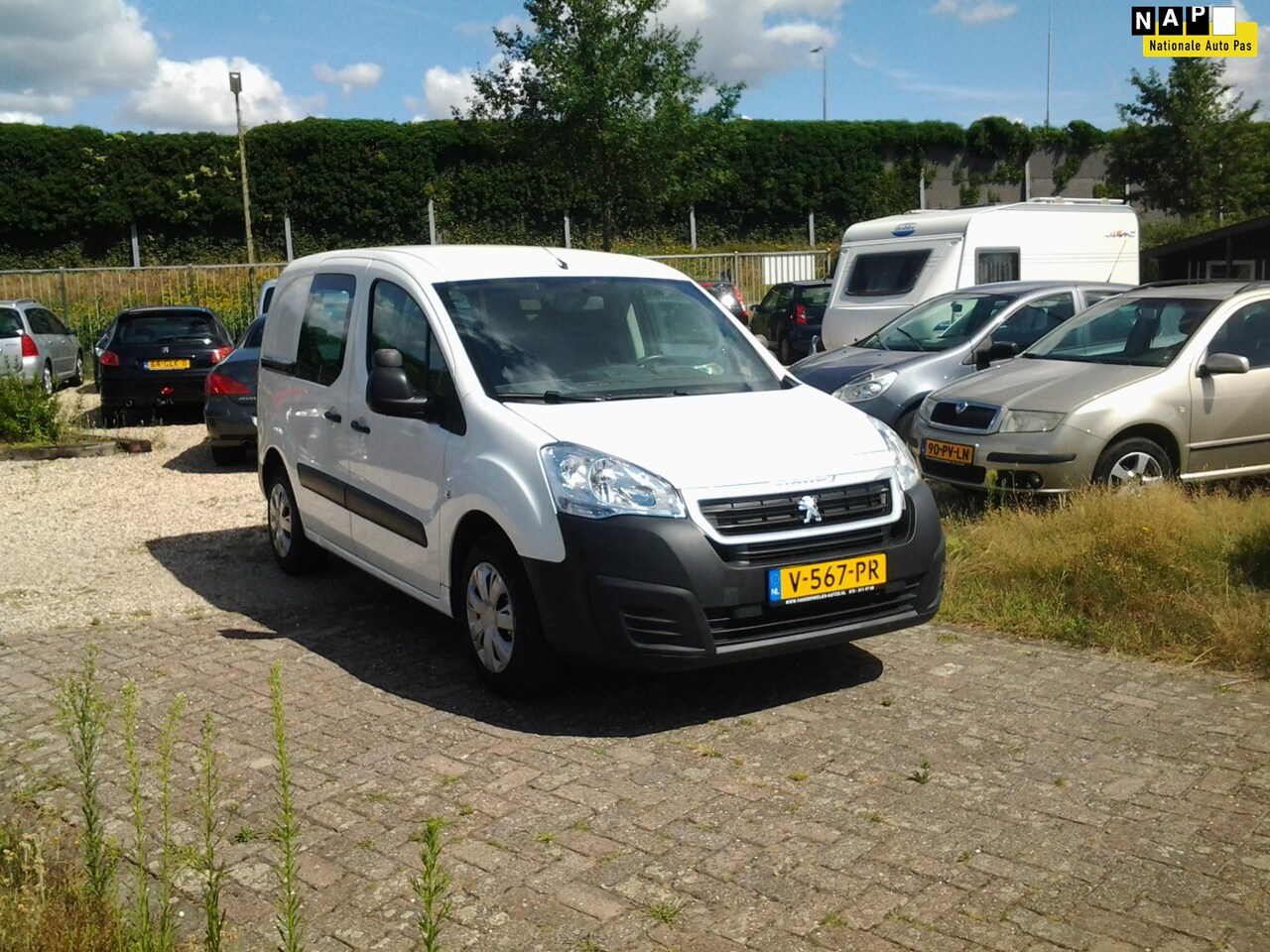 Peugeot Partner - 120 1.6 BlueHDi 75 L1 Premium Zeer lux,s L/R schuifdeur Trekhaak Airco/ CV/ CRuiscontrol?a - AutoWereld.nl