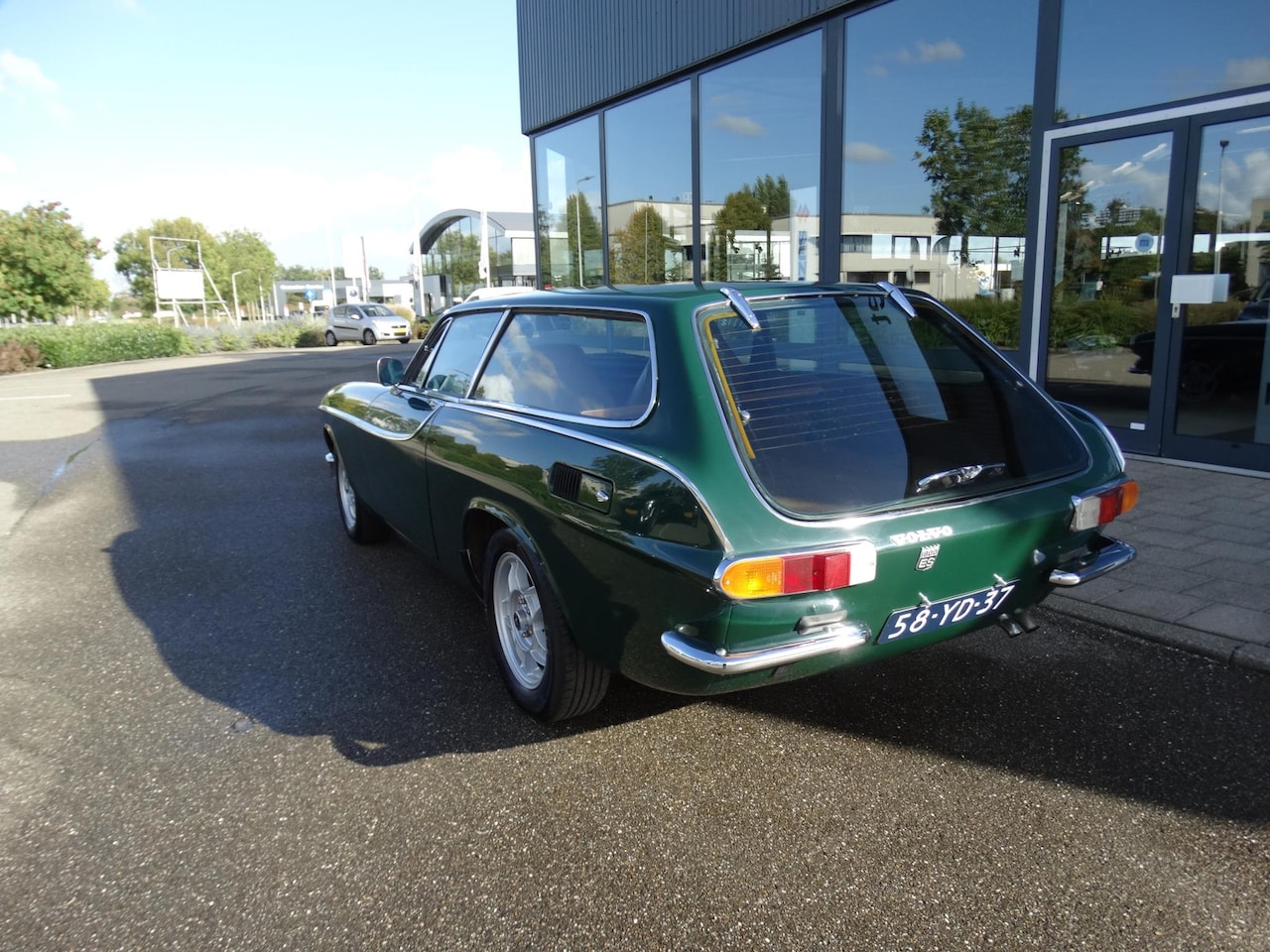volvo-1800-es.jpg