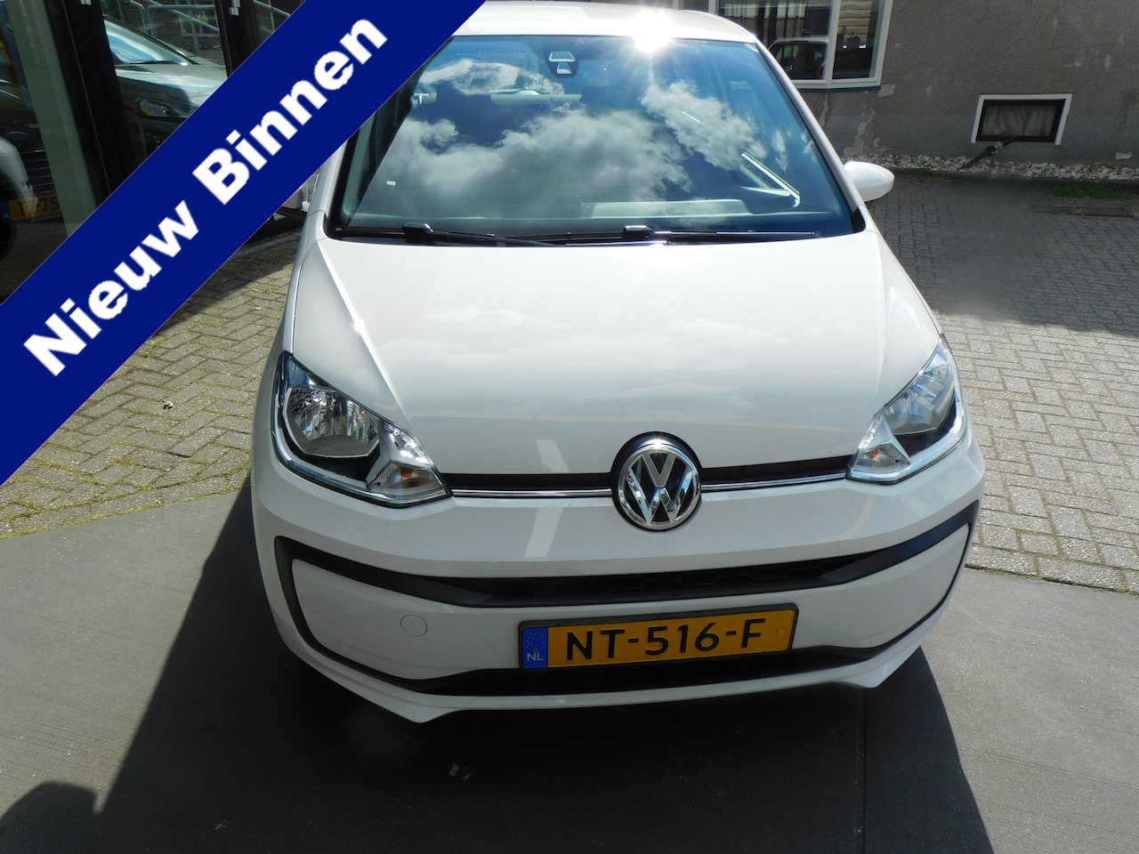 Volkswagen Up! - 1.0 BMT move up! Staat in DE KRIM - AutoWereld.nl