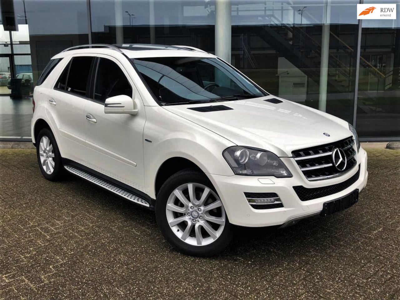 Mercedes-Benz M-klasse - 350 CDI BlueTEC Edition 125 (incl BTW, ook met grijs kenteken leverbaar) - AutoWereld.nl