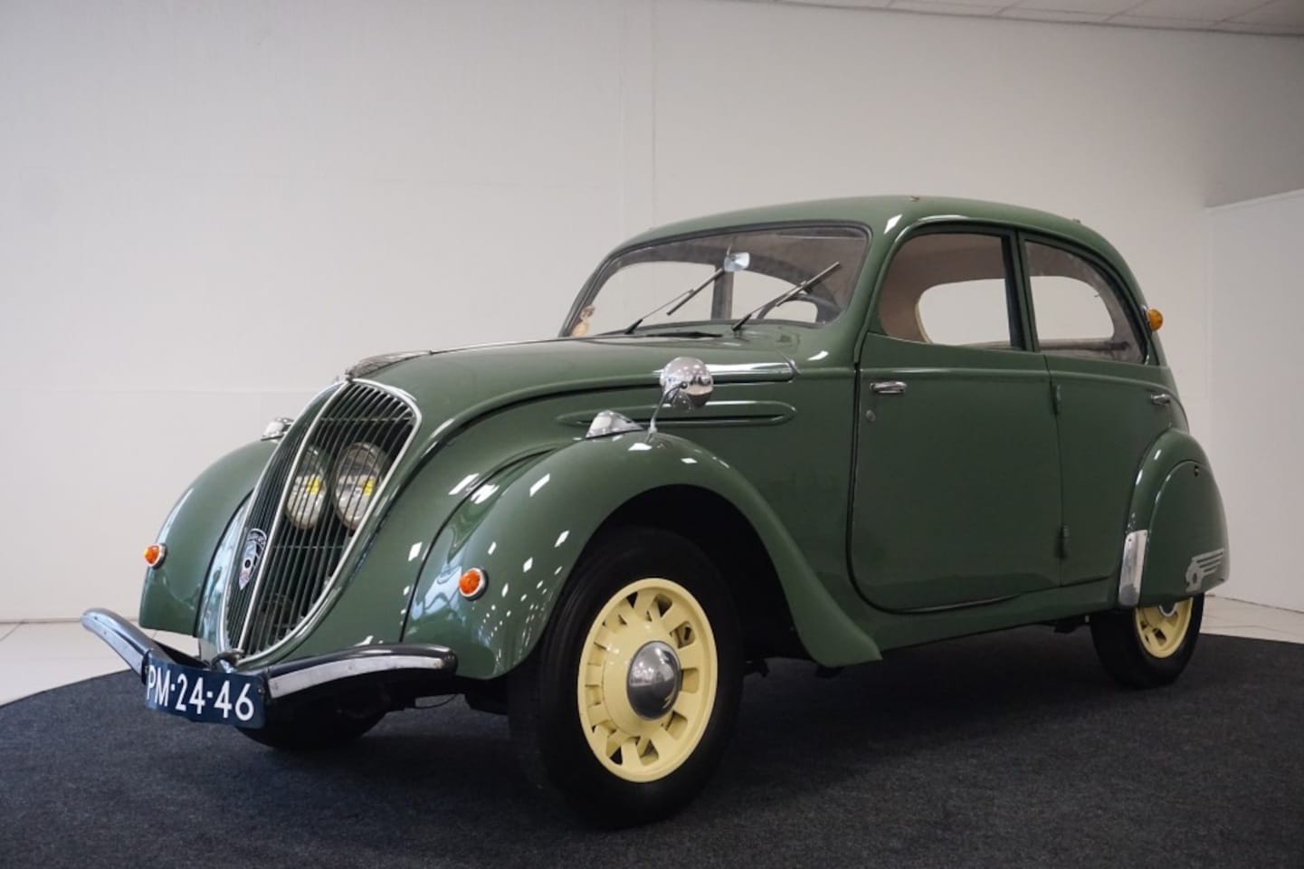 peugeot-202-202.jpg