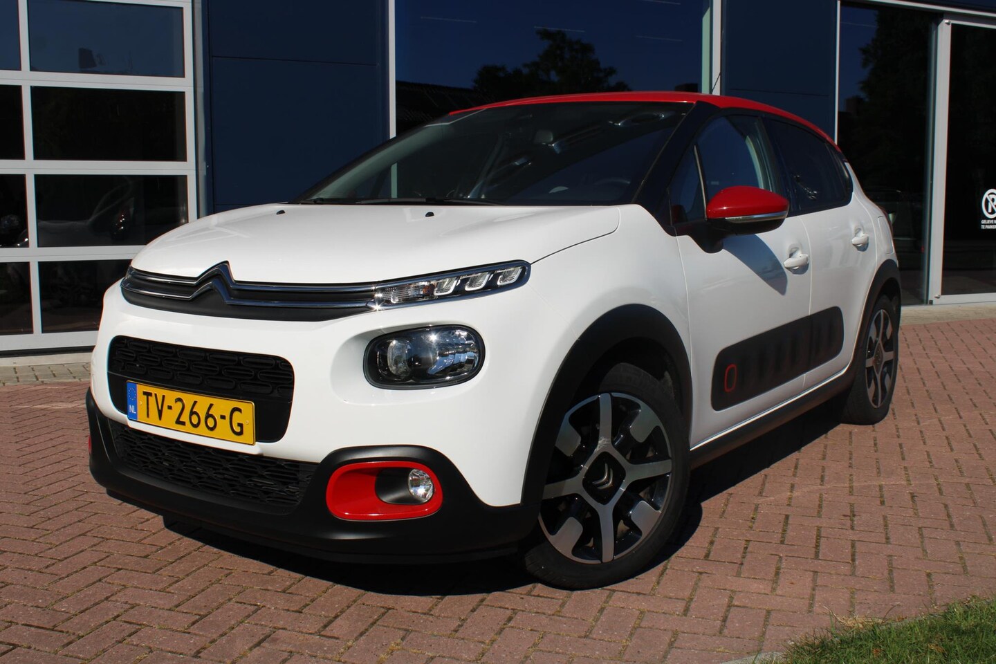 Citroën C3 - 1.2 PureTech S&S Shine 1.2 PureTech S&S Shine - AutoWereld.nl