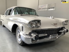 Cadillac De Ville - FLEETWOOD LIMOSINE SEDAN EISENHOWER