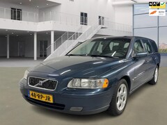 Volvo V70 - 2.4D Summum/AUT/NAVI/LEDER/TREKHAAK/BLUETOOTH/BOEKJES/2XSLEUTELS/