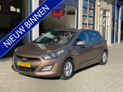 Hyundai i30 - 1.6 GDI Business Edition 5-DEURS/NAVI/CAMERA