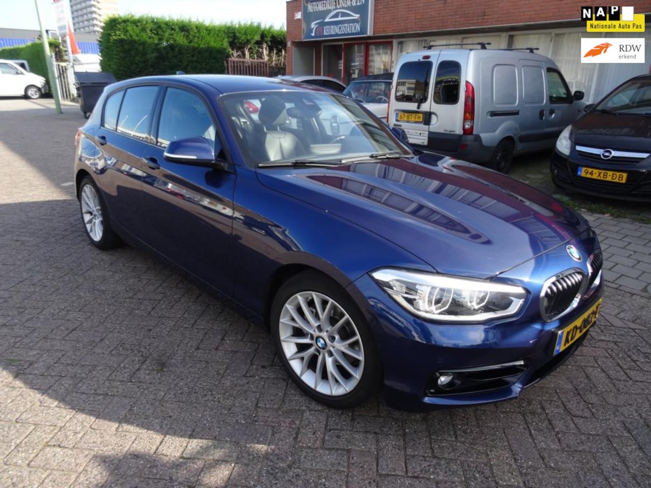 BMW 1-serie - 116d EDE Centennial High Executive/Navi/A. camera/PDC - AutoWereld.nl