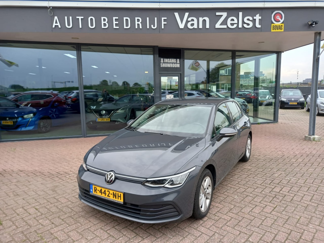 Volkswagen Golf - 1.0 eTSI Life Business 24884 KM!! Zeer nette auto, geleverd met 12 MND BOVAG garantie Keyl - AutoWereld.nl