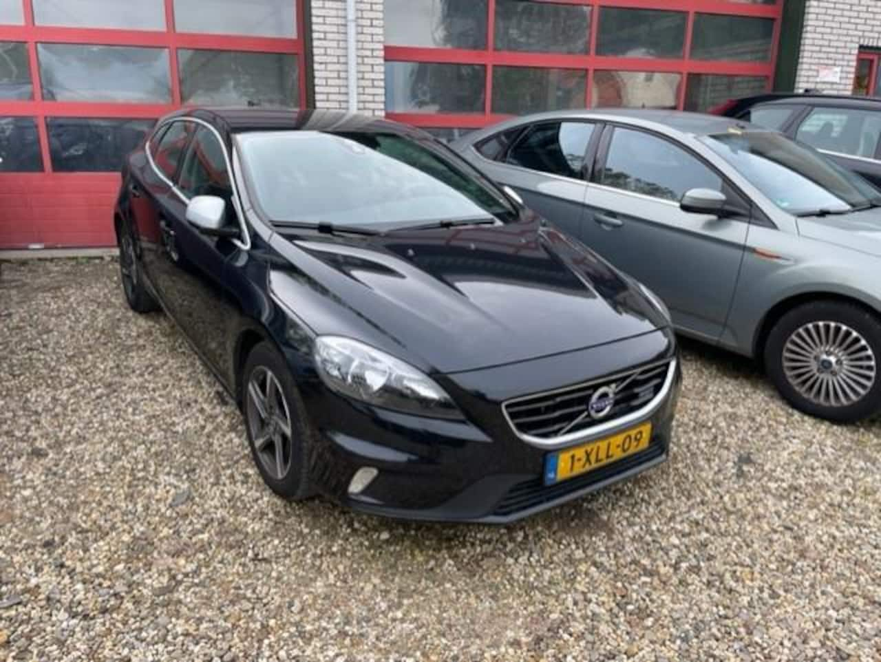 Volvo V40 - D4 R-Design | 2.0 190 PK | Export - AutoWereld.nl