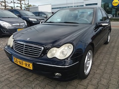 Mercedes-Benz C-klasse - 180 K. Elegance, LEES TEKST