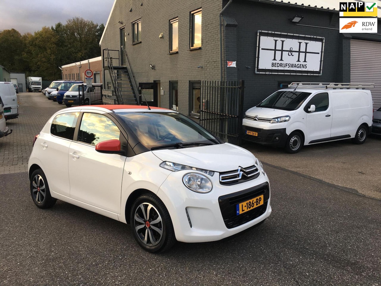 Citroën C1 - 1.2 PureTech Shine - AutoWereld.nl