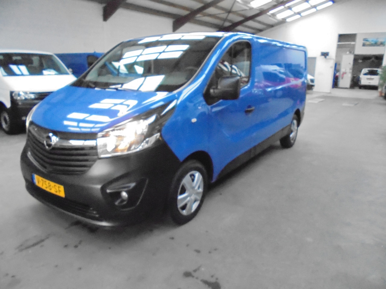 Opel Vivaro - 1.6 CDTI L2H1 Sport EcoFlex 1.6 CDTI L2H1 Sport EcoFlex - AutoWereld.nl