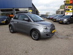 Fiat 500e - 500E Icon 42 kWh 118PK Automaat / Reserveer nu voor € 2000, - subsidie