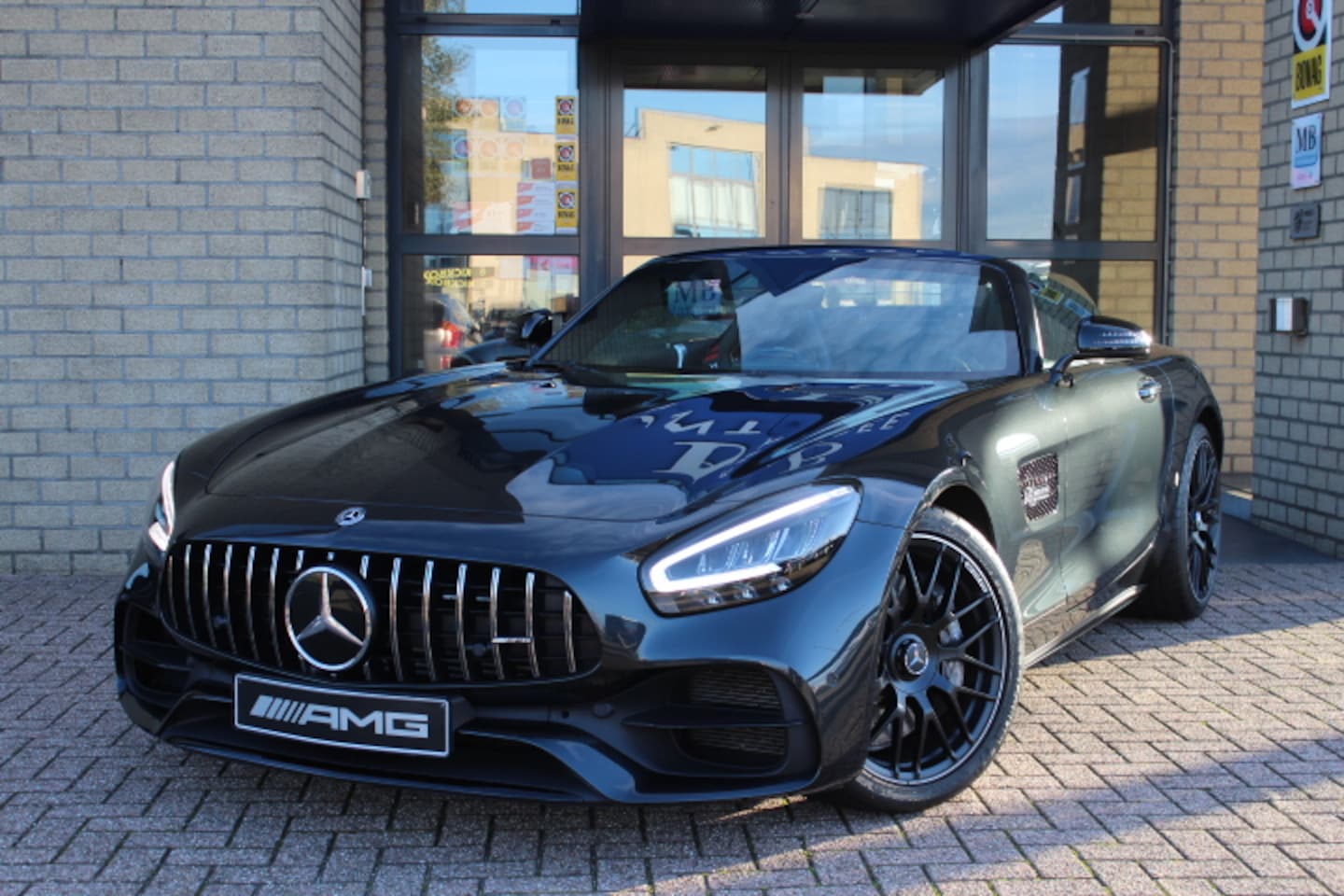 Mercedes-Benz AMG GT Roadster - 4.0 Face Lift-AIRSCARF-DISTR.-KEYLESS-NIGHT-ZEER COMPLEET - AutoWereld.nl