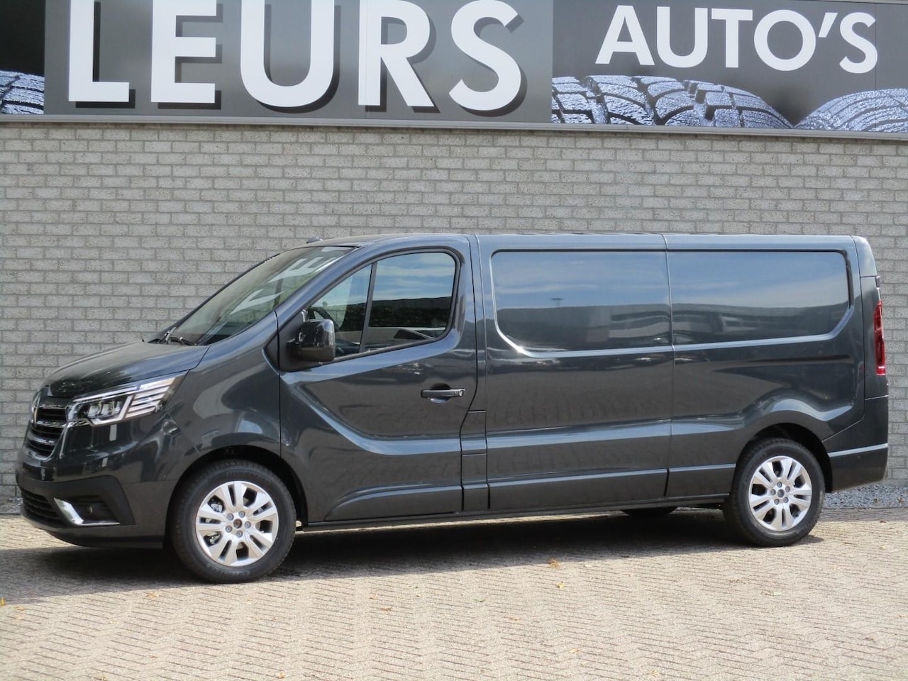 Renault Trafic - T30 NIEUW L2H1 Ecc/Ccr/Navi/Camera/Trekhaak - AutoWereld.nl