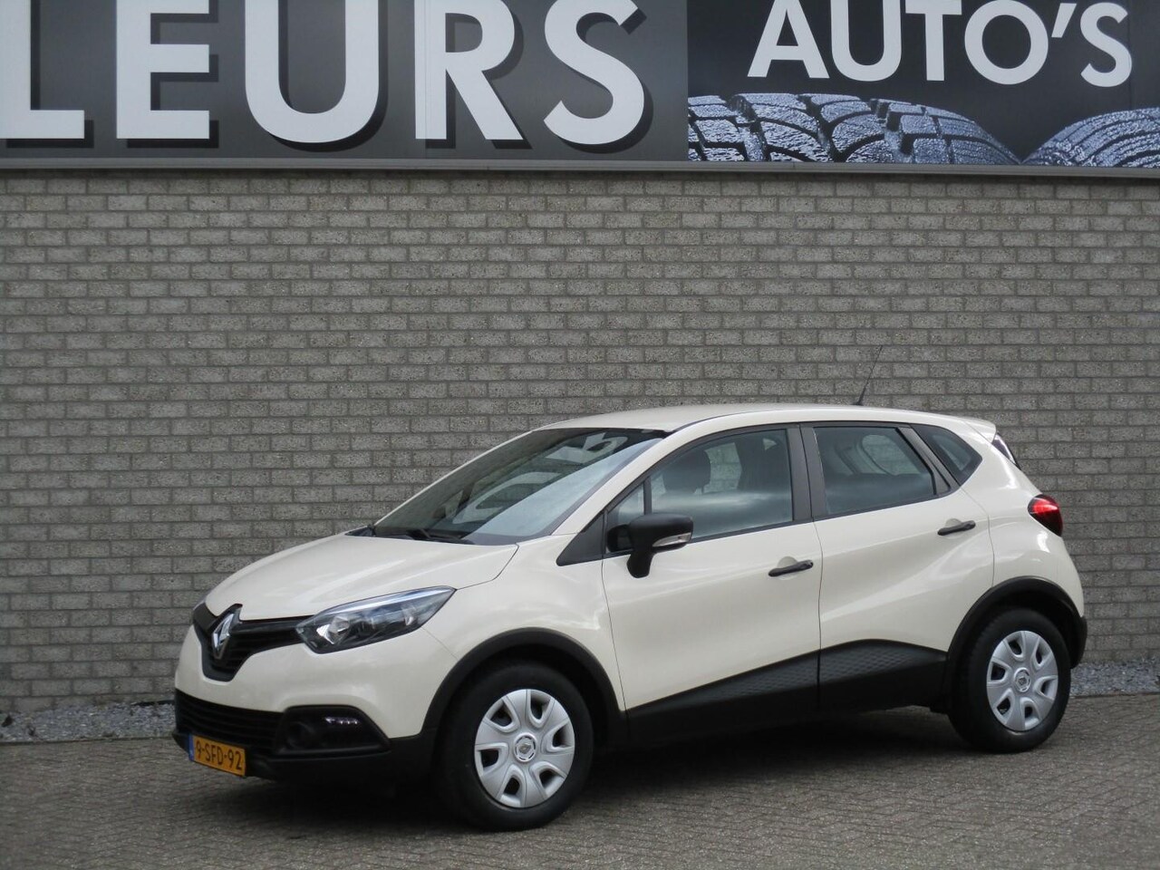 Renault Captur - 0.9 TCe Authentique 0.9 TCe Authentique - AutoWereld.nl
