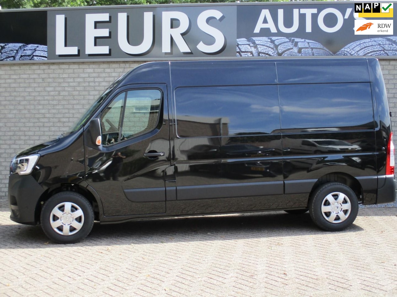 Renault Master - T35 NIEUW 150Pk Automaat L2H2 Navi/Camera/Trekhaak - AutoWereld.nl