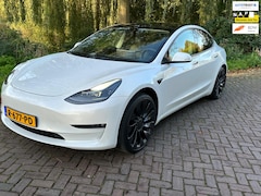 Tesla Model 3 - Performance 513 pk autopilot 1 Eig. Marge 16000 km b.j. 3-2021 20"lm velgen , spoile