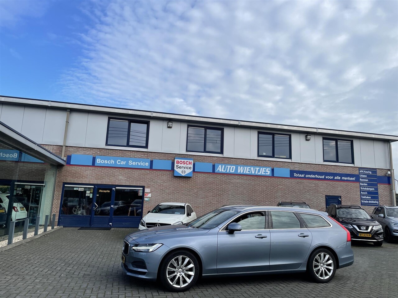 Volvo V90 - 2.0 T5 GEARTRONIC | MOMENTUM | LEER - AutoWereld.nl