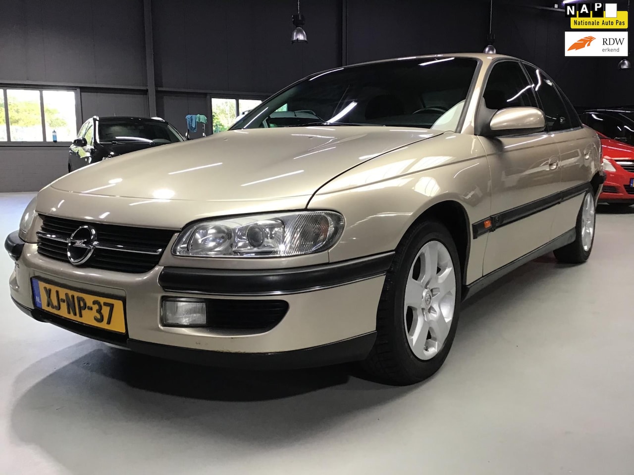 opel-omega-2-0i-16v-sport-i-automaat-i-112xxx-nap-i-leder-i-airco-i-cruise-contr-i-stoelverw-i-trekha.jpg