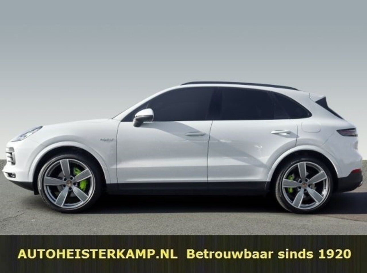 Porsche Cayenne - 3.0 E-Hybrid Panoramadak 22 Inch PDLS PASM Luchtvering - AutoWereld.nl