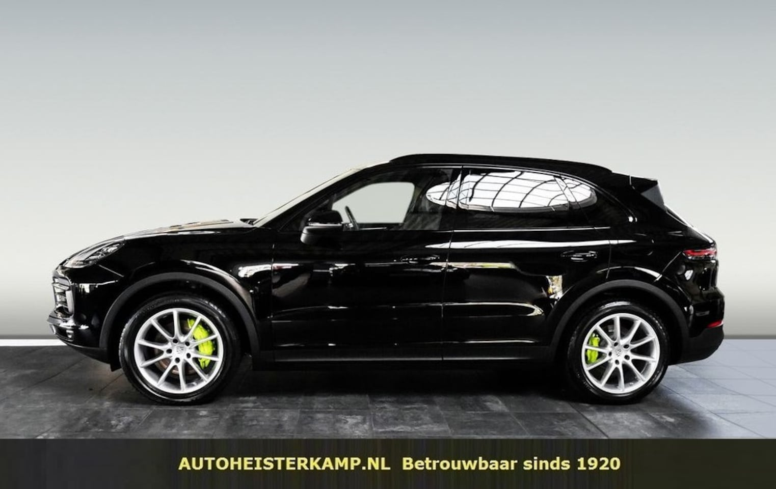 Porsche Cayenne - 3.0 E-Hybrid ACC Panoramadak 20 Inch PASM Luchtvering Stoelkoeling Head-Up - AutoWereld.nl