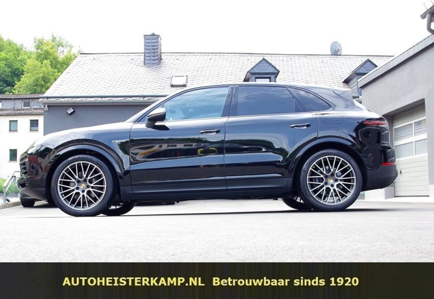 Porsche Cayenne - 3.0 E-Hybrid PASM Luchtvering 21 Inch - AutoWereld.nl