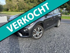 BMW X1 - XDrive20i / Panoramadak / Stoelverwarming / PDC / Garantie / Sport pakket /