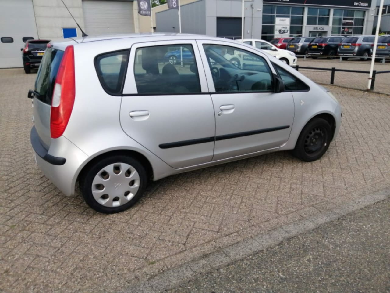 Mitsubishi Colt - 1.3 Invite - AutoWereld.nl