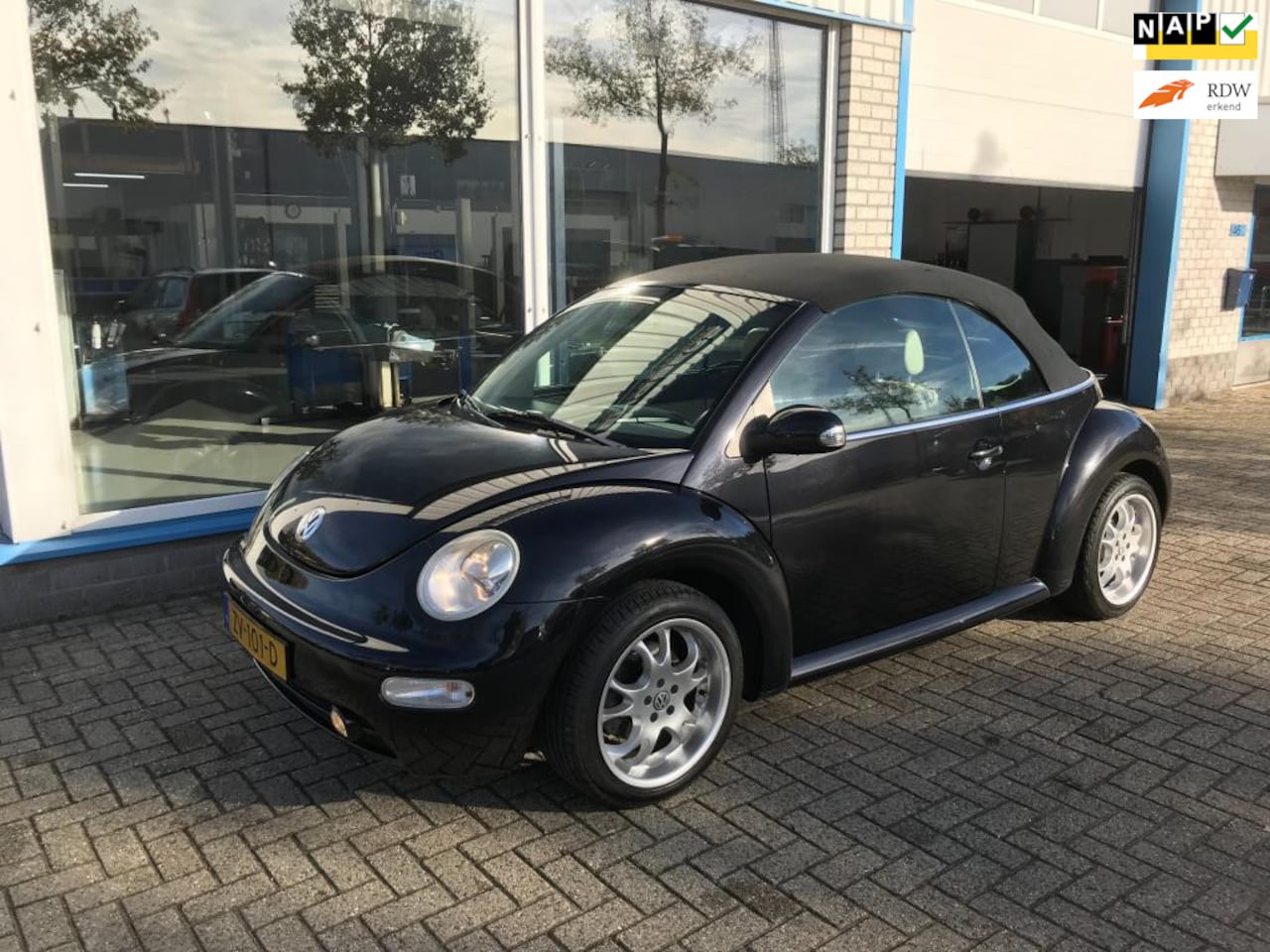 Volkswagen New Beetle Cabriolet - 2.0 Cabrio Highline - AutoWereld.nl