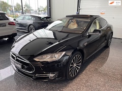 Tesla Model S - 85 2014 367PK Pano Zwart