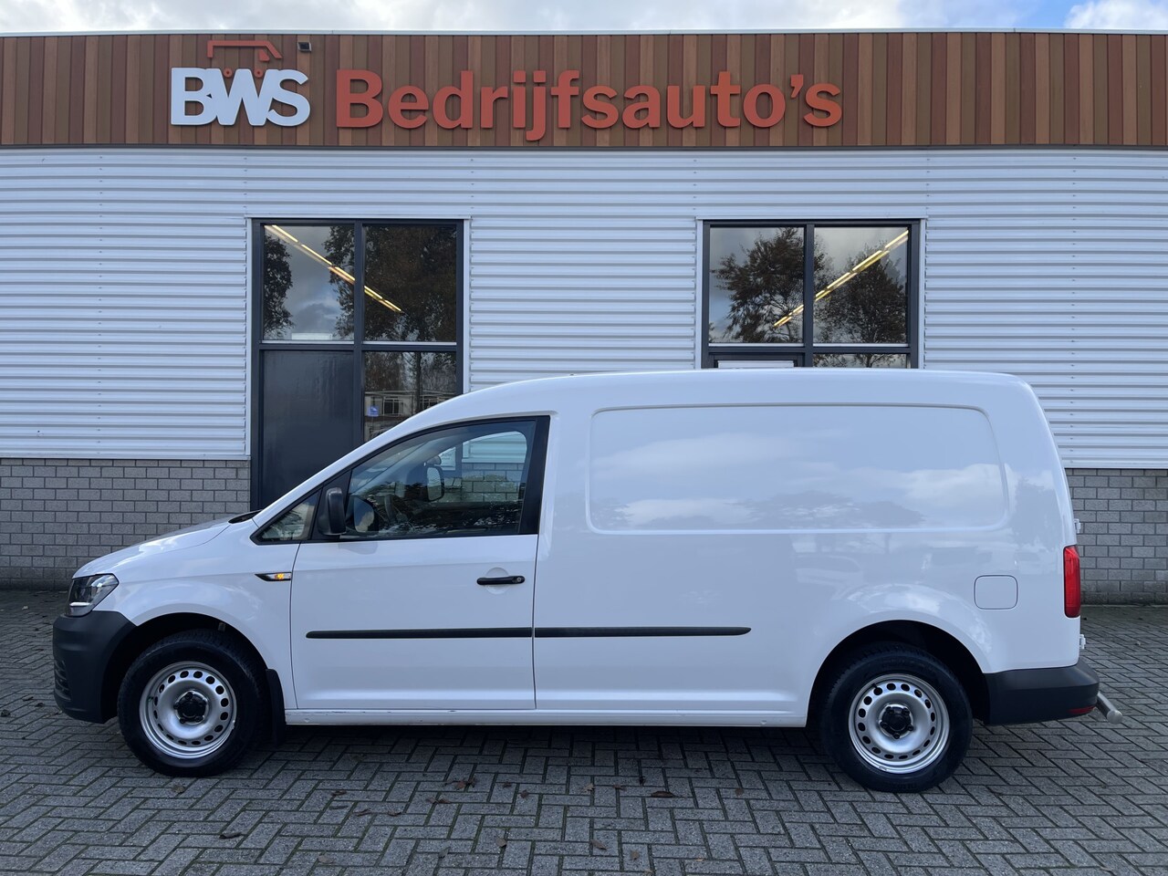 Volkswagen Caddy Maxi - 2.0 TDI L2H1 BMT / rijklaar € 11.950 ex btw / lease vanaf € 253 / ramen rondom / parkeerse - AutoWereld.nl