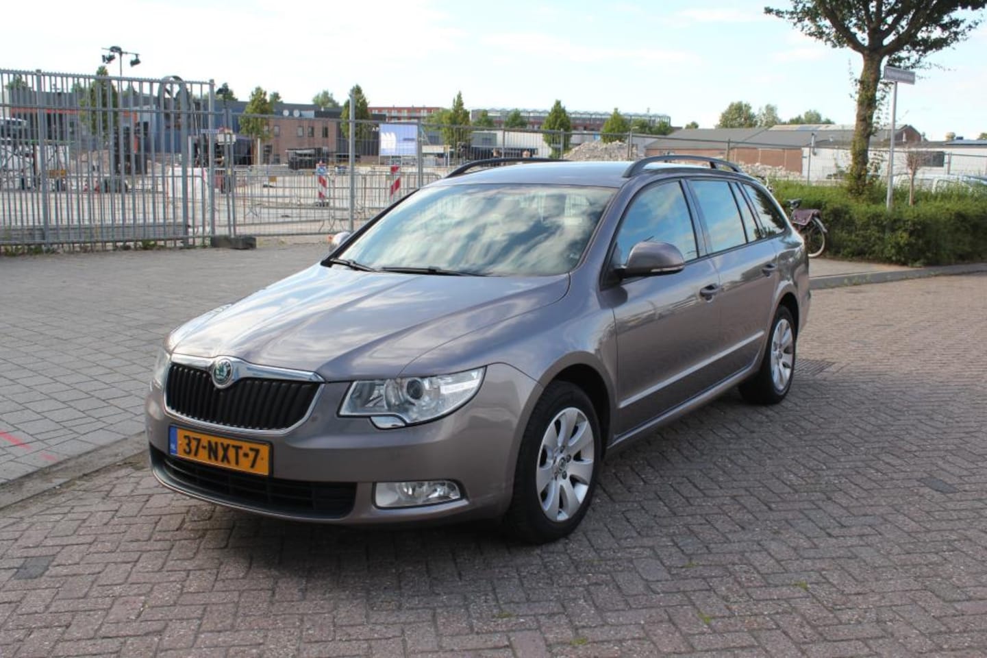 Skoda Superb Combi - 1.8 TSI Comfort Business NAVI/CRUISE CONTROL - AutoWereld.nl