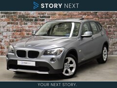 BMW X1 - sDrive20i Executive Automaat / Navigatie / Trekhaak / Panoramadak / Leder / Climate Contro