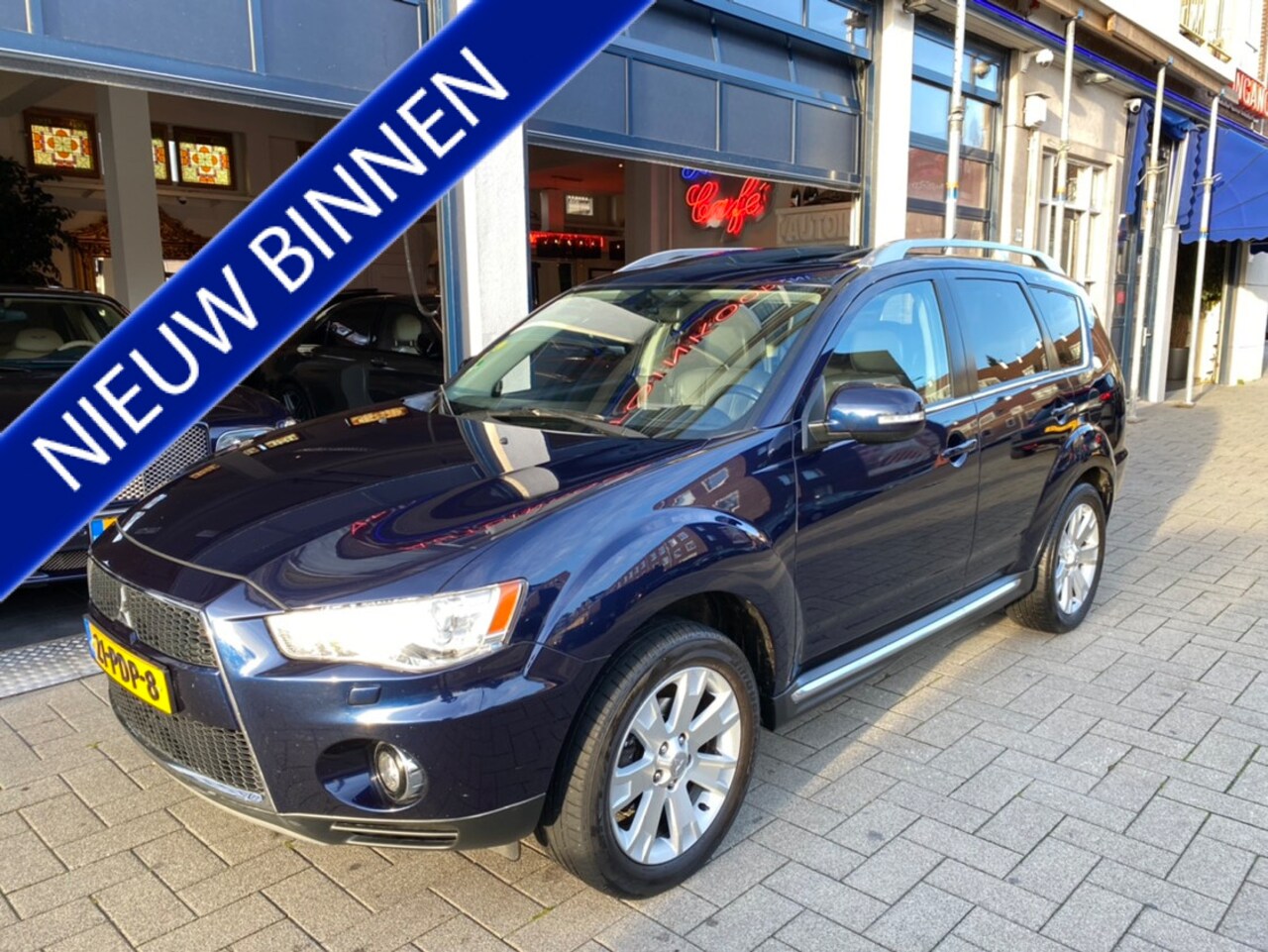 Mitsubishi Outlander - 2.4 Instyle 7-PERSOONS/AUTOMAAT/LEDER/DAK - AutoWereld.nl