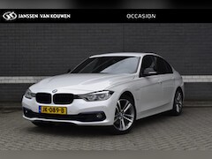BMW 3-serie - 330e Sport / Shadow-line / Trekhaak / 18" Velgen / PHEV