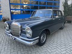 Mercedes-Benz 220 - 6 cil zeer mooie Auto